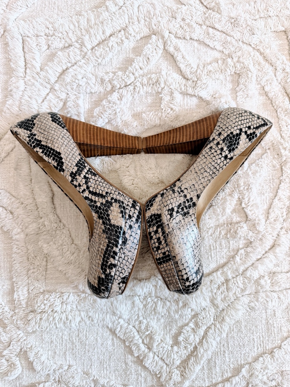 Chinese Laundry Snakeskin Print Platform Pumps Block Heels Size 9